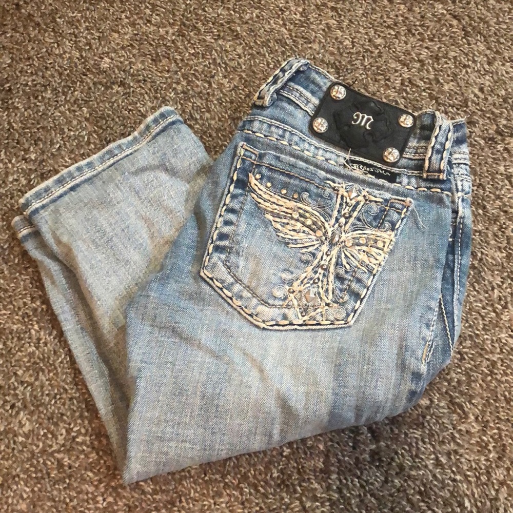 Super cute Miss Me capris!!